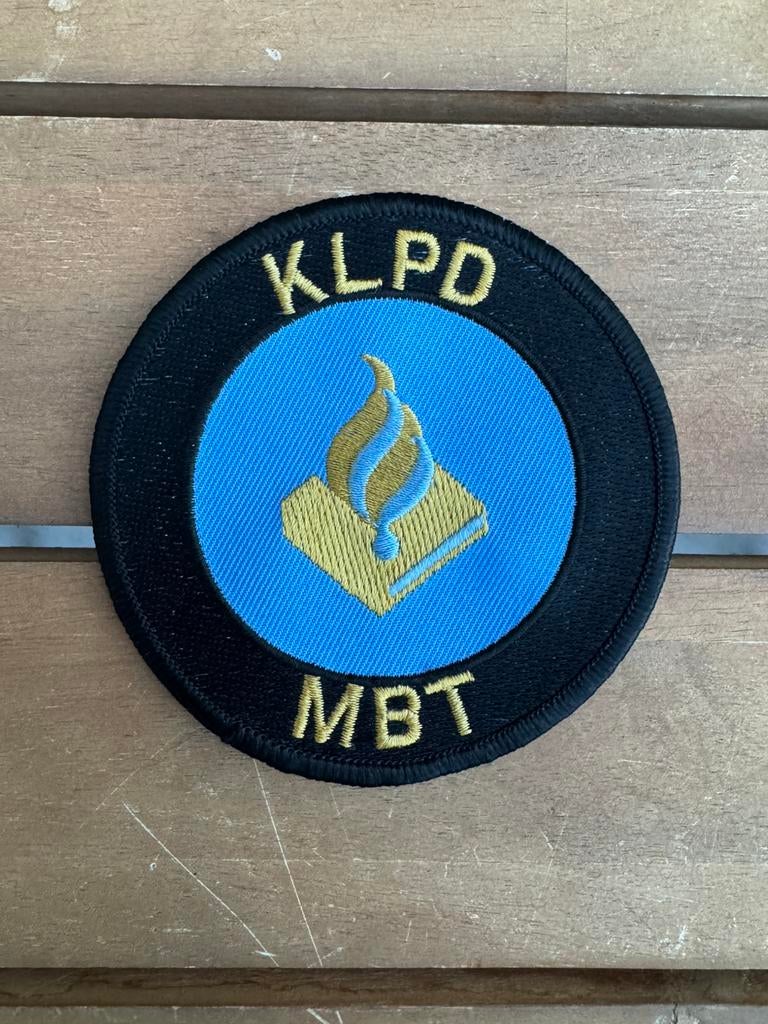 KLPD MBT oud politie embleem verlopen Rijkspolitie, Ophalen of Verzenden, Overige gebieden, Embleem of Badge