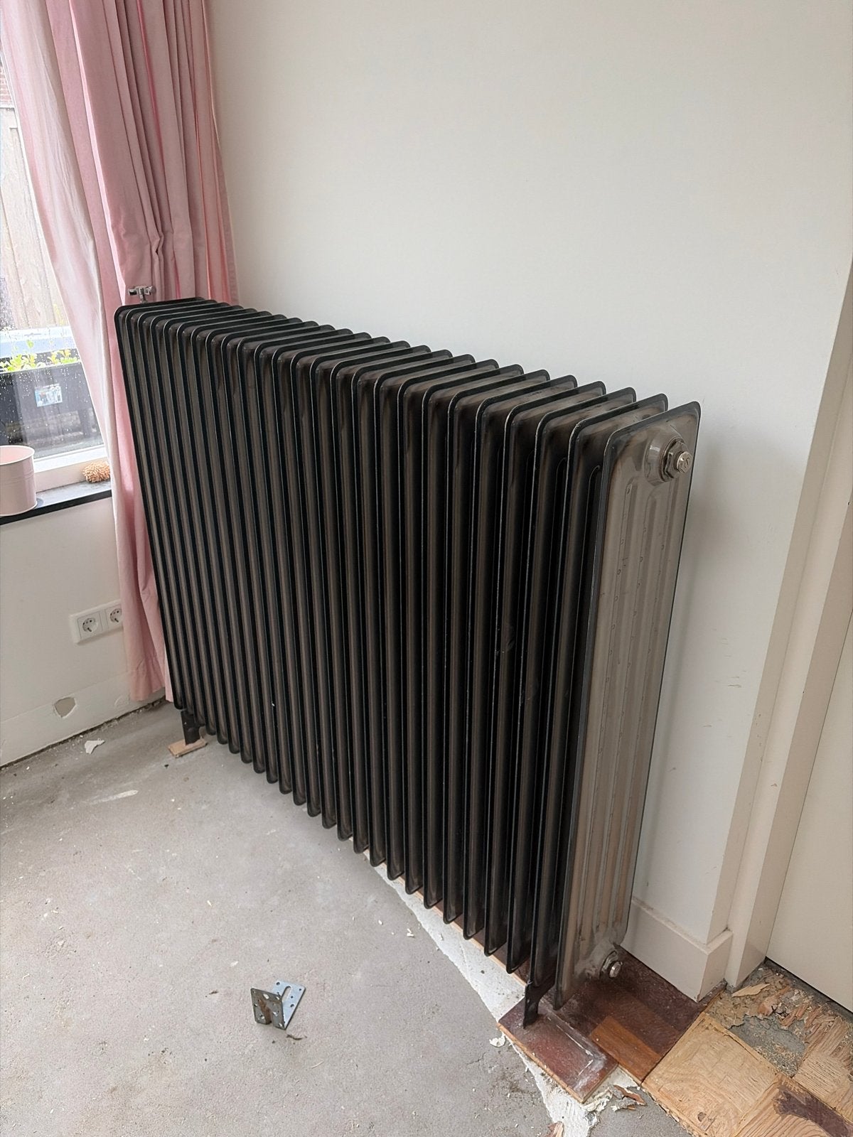 Retro radiator grijs 22x137x110cm, Ophalen, Gebruikt, Radiator, 60 tot 150 cm