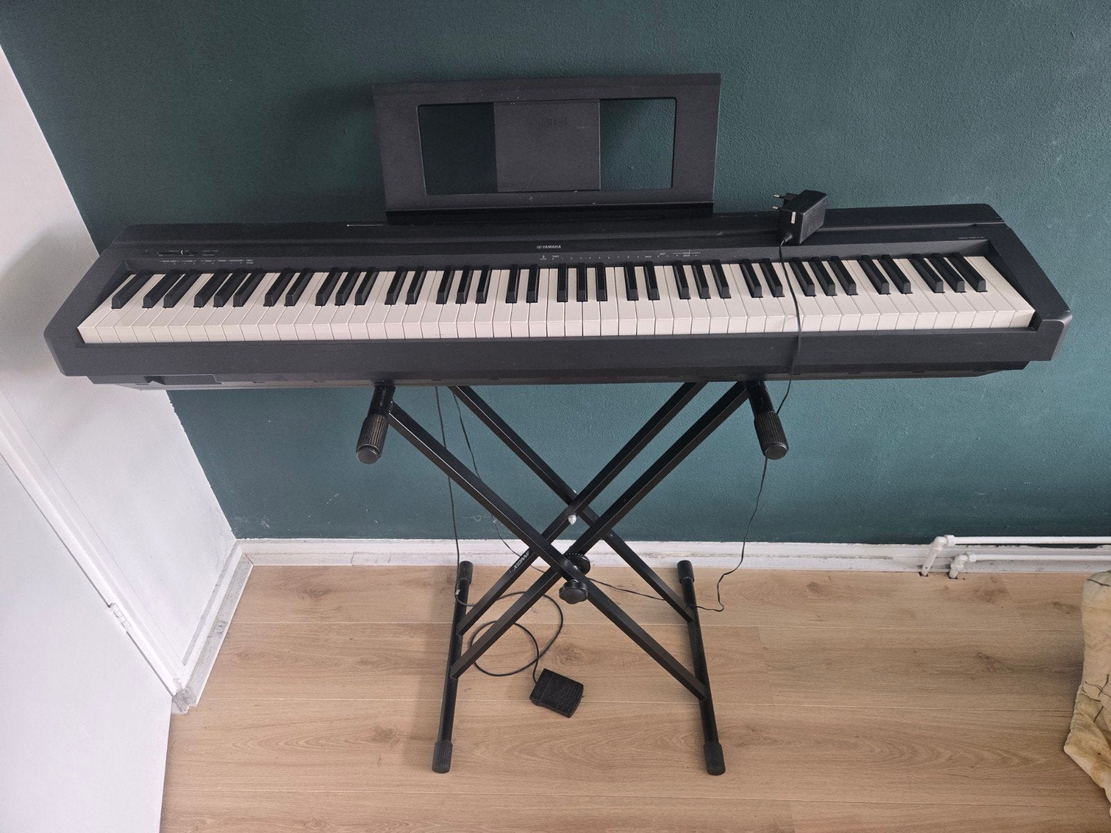 Yamaha P-70 Piano met standaard, Ophalen, Gebruikt, Zwart, Digitaal