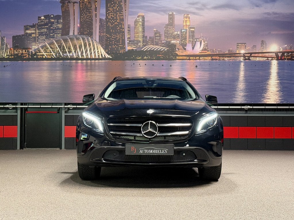 Mercedes-Benz GLA GLA180 Urban Trekhaak|Keyless|Camera|Sfeer, Auto's, Mercedes-Benz, Gebruikt, 4 cilinders, 715 kg, 1335 kg