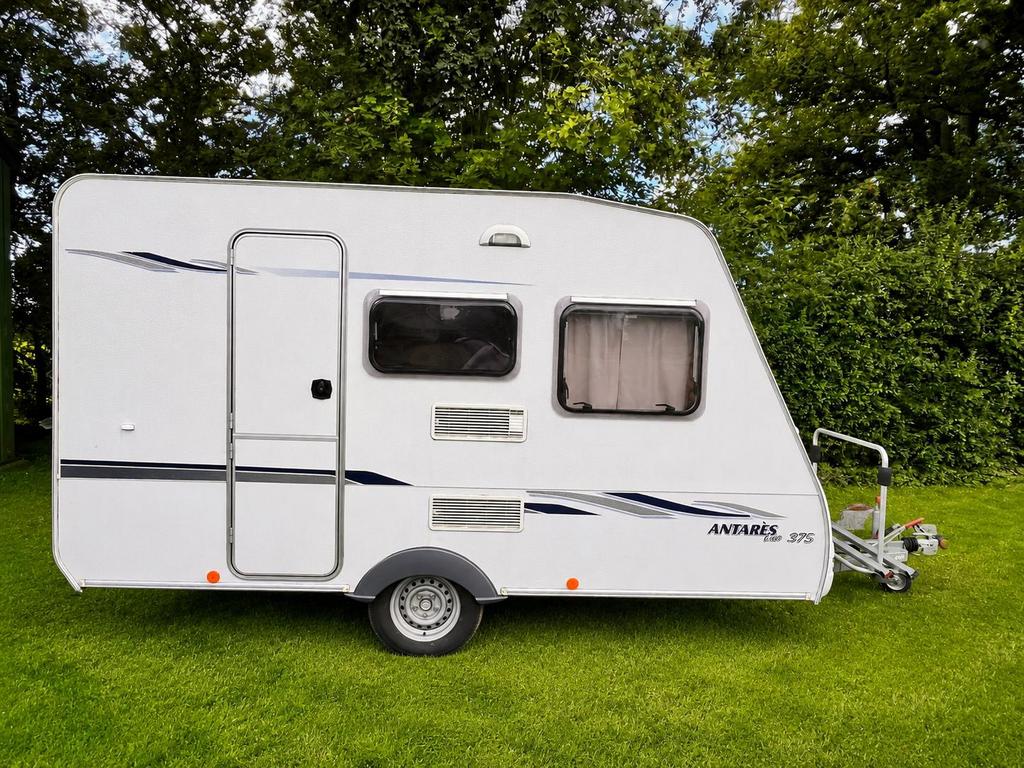 Caravelair Antares 375 luxe, zeer nette lichtgewicht caravan, Overige typen, Standaardzit, Particulier, Kachel