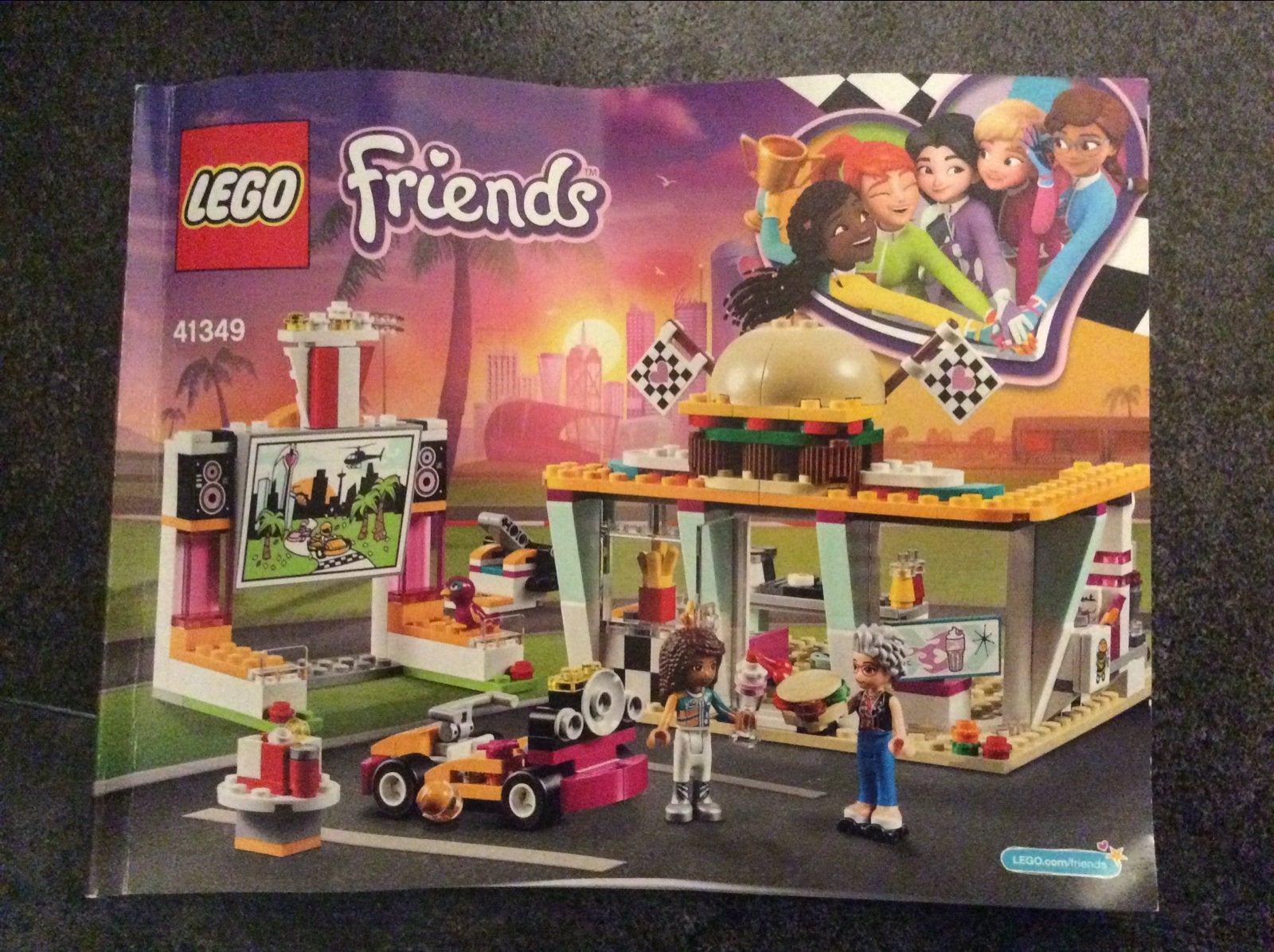 LEGO Friends 41349 Race Restaurant en bioscoop, Ophalen of Verzenden, Zo goed als nieuw, Overige merken