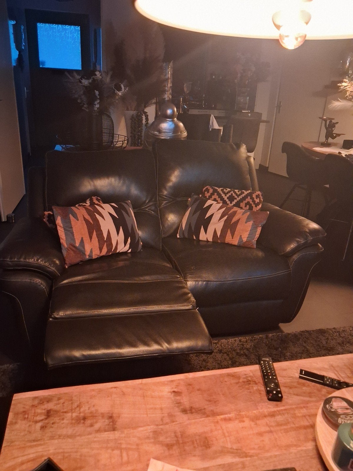 Zwart leren bankstel 2- en 3-zits met relaxfunctie, Huis en Inrichting, Ophalen, Leer, Zo goed als nieuw, Rechte bank