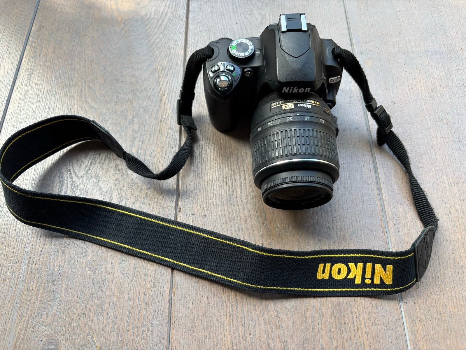 Nikon D60 spiegelreflexcamera met 18-55mm lens, Audio, Tv en Foto, Fotocamera's Digitaal, Gebruikt, Spiegelreflex, 4 t/m 7 keer