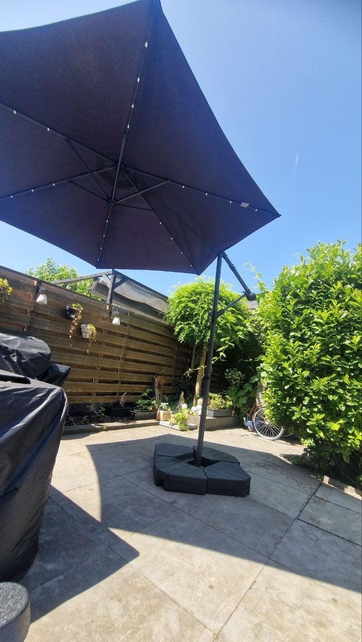 Zweefparasol 350 cm antraciet met LED + zware voet, Ophalen, Gebruikt, 3 tot 4 meter, Zweefparasol