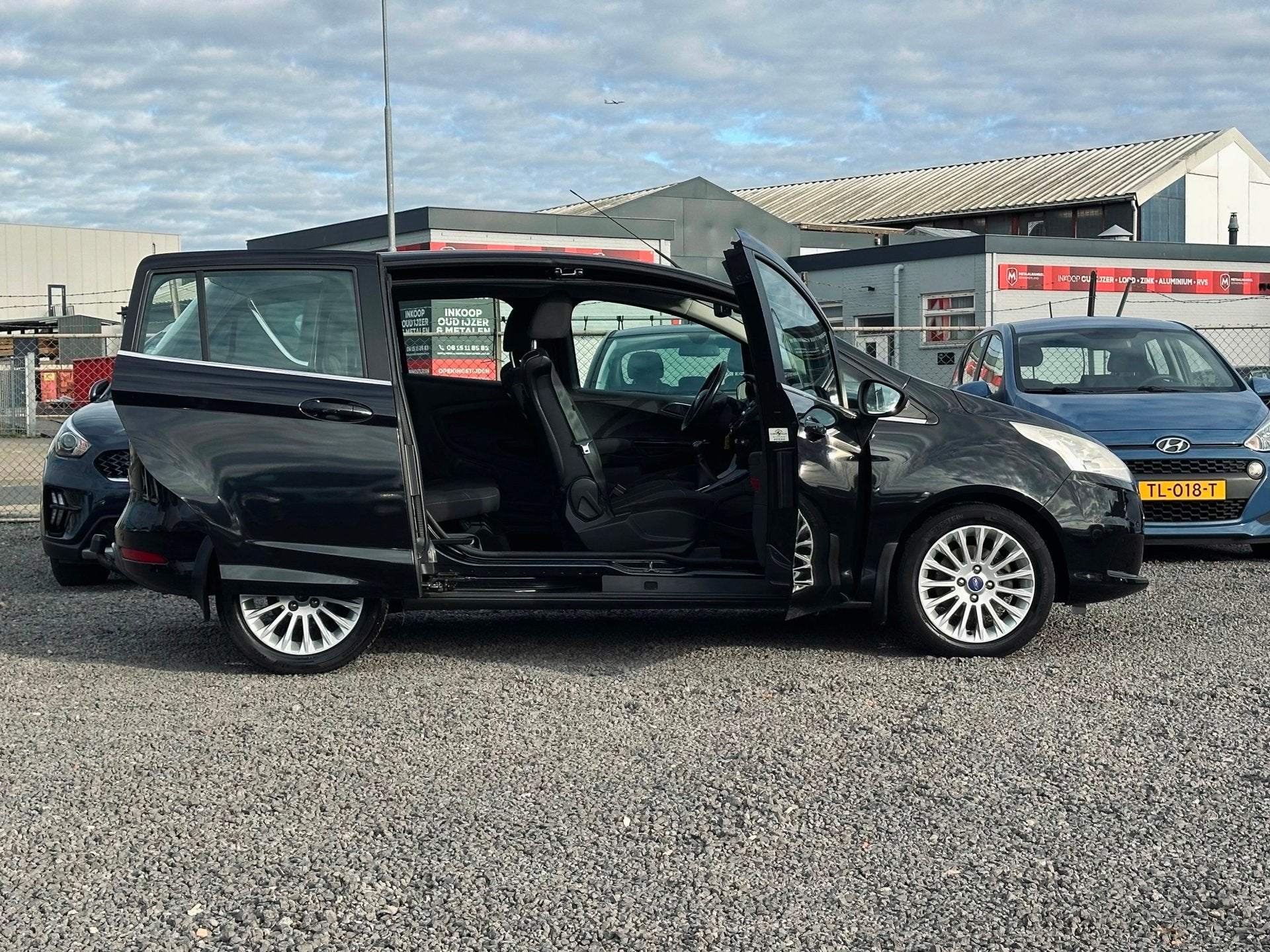 Ford B-Max 1.0 EcoBoost Titanium/DISTR.V.V/NW APK, Auto's, Voorwielaandrijving, Gebruikt, 750 kg, Verwarmde buitenspiegels