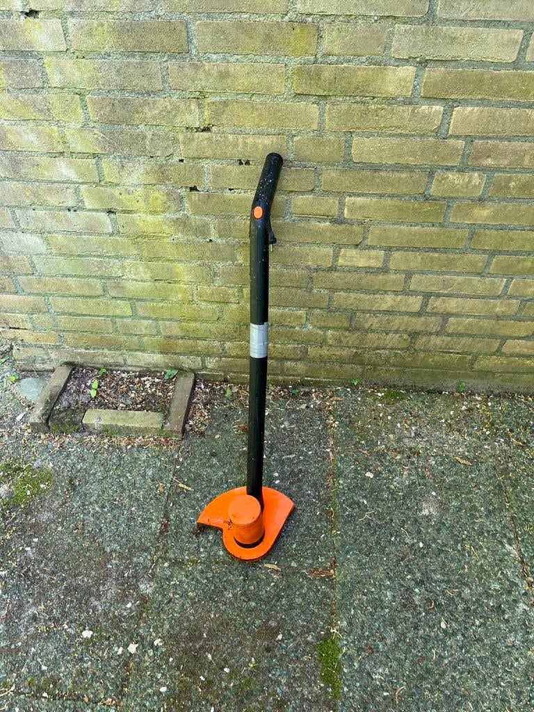 Adlus Graskantmaaier 250 watt - Elektrisch, Ophalen, Gebruikt, 10 tot 30 cm, Elektrisch