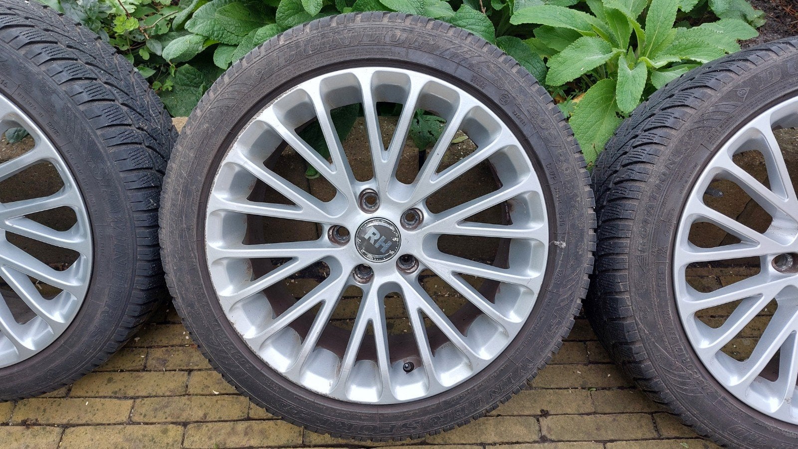 Foto 7 van 17inch velgen met winterbanden