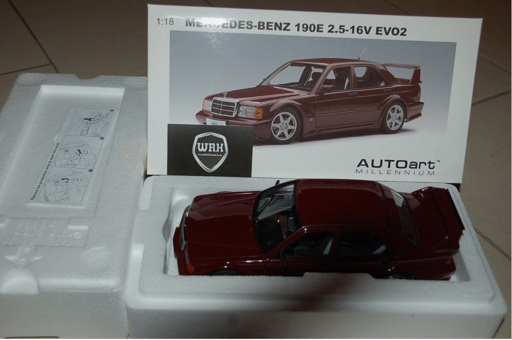 1:18 Mercedes 190 EVO2 Barolo red Autoart zie info WRH, Hobby en Vrije tijd, Modelauto's | 1:18, Verzenden, Zo goed als nieuw