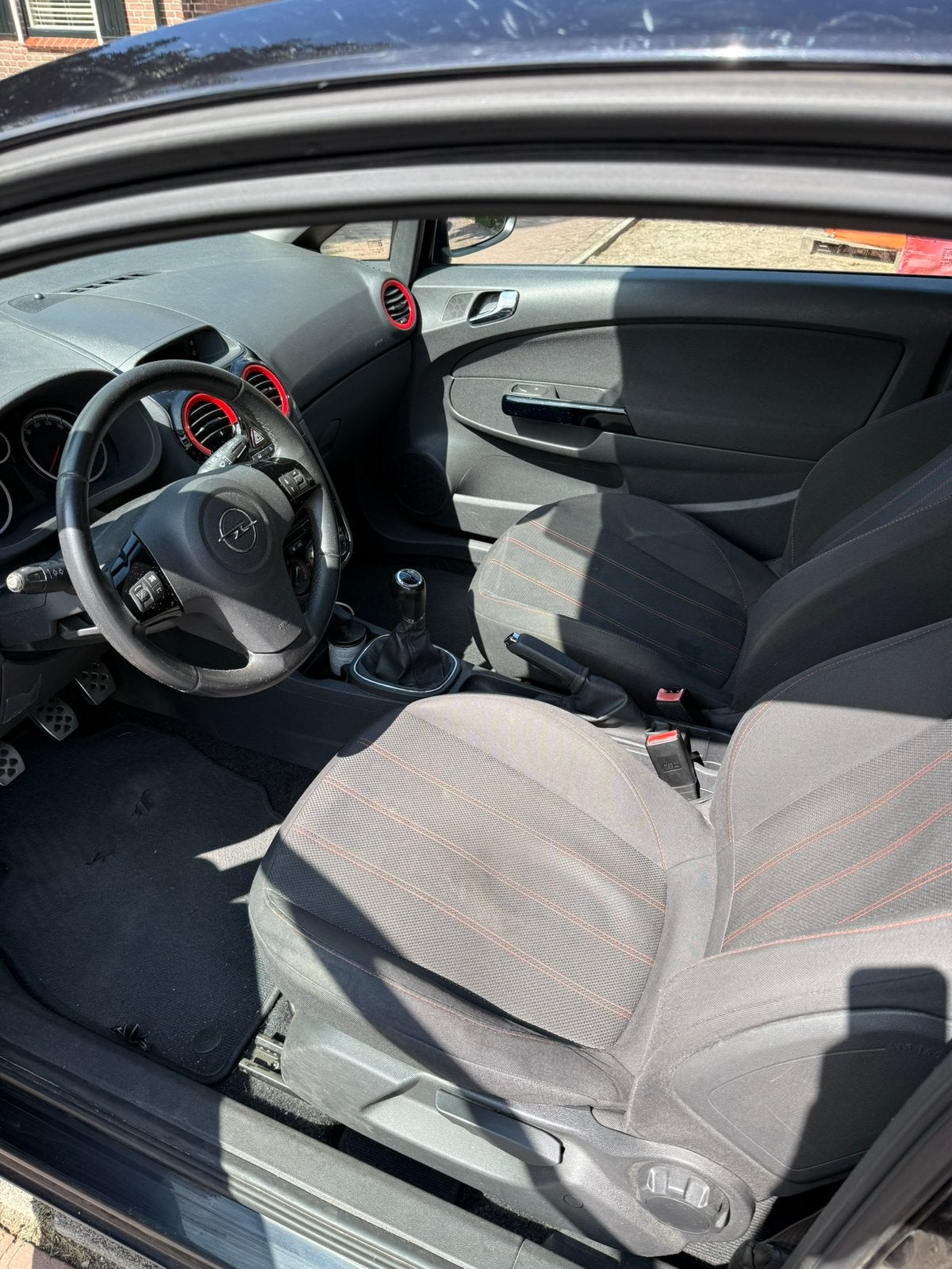 Foto 23 van Opel Corsa 1.2 86PK | 2010 | €1.295 | Zonder APK