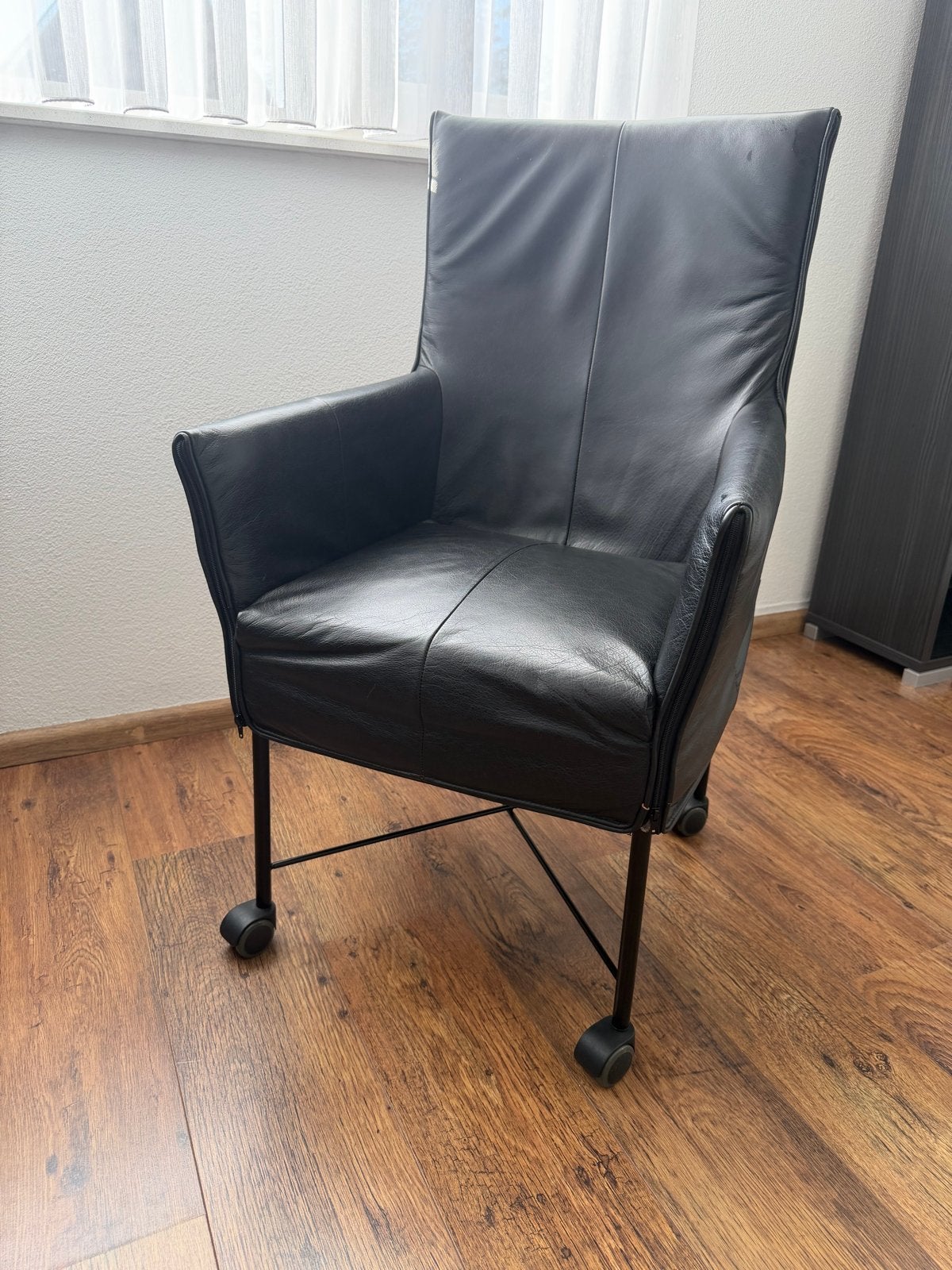 Montis Chaplin stoel op wielen met kussen, Huis en Inrichting, Ophalen, Gebruikt, Zwart, Leer