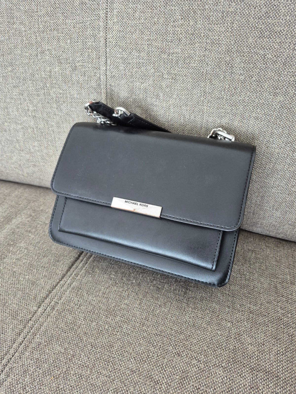Michael Kors Zwart Schoudertasje met Ketting, Ophalen of Verzenden, Gebruikt, Zwart, Schoudertasje
