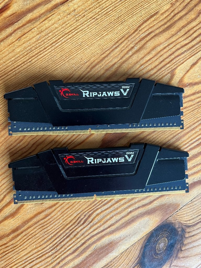 GSKill Ripjaws V 3200 DDR4, Computers en Software, RAM geheugen, Zo goed als nieuw, Desktop, 16 GB, DDR4, Ophalen of Verzenden