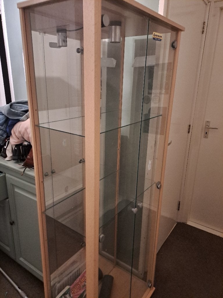 Vitrinekast met schade, Gebruikt, Glas, 150 tot 200 cm, 25 tot 50 cm