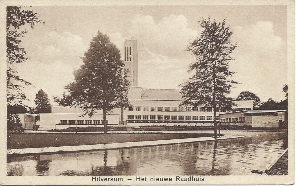 Hilversum (N.H.) Het nieuwe Raadhuis, Architect Dudok, Ophalen of Verzenden, 1920 tot 1940, Ongelopen, Noord-Holland