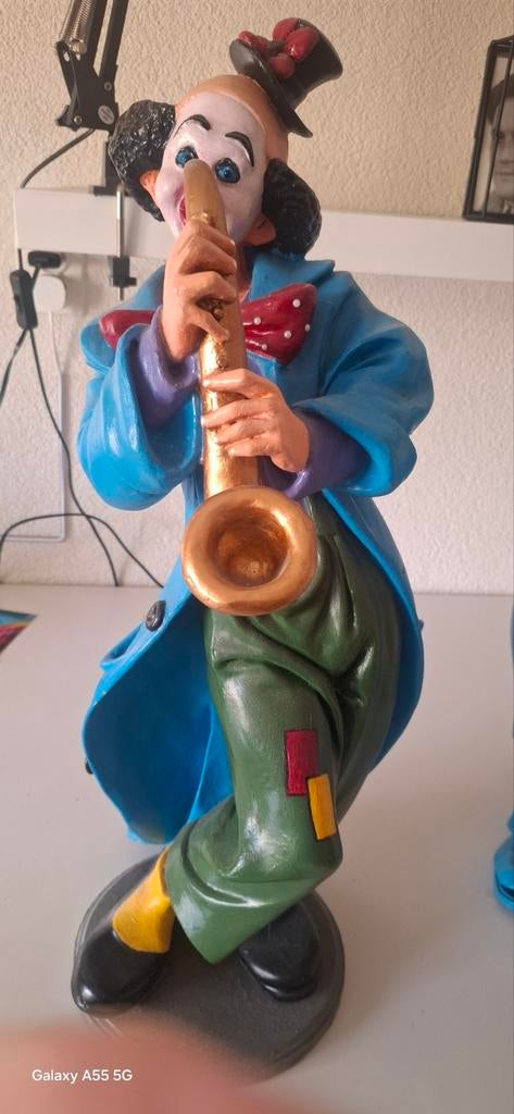 Clown beelden: Saxofonist en Clown met hond en een clown zit, Ophalen of Verzenden