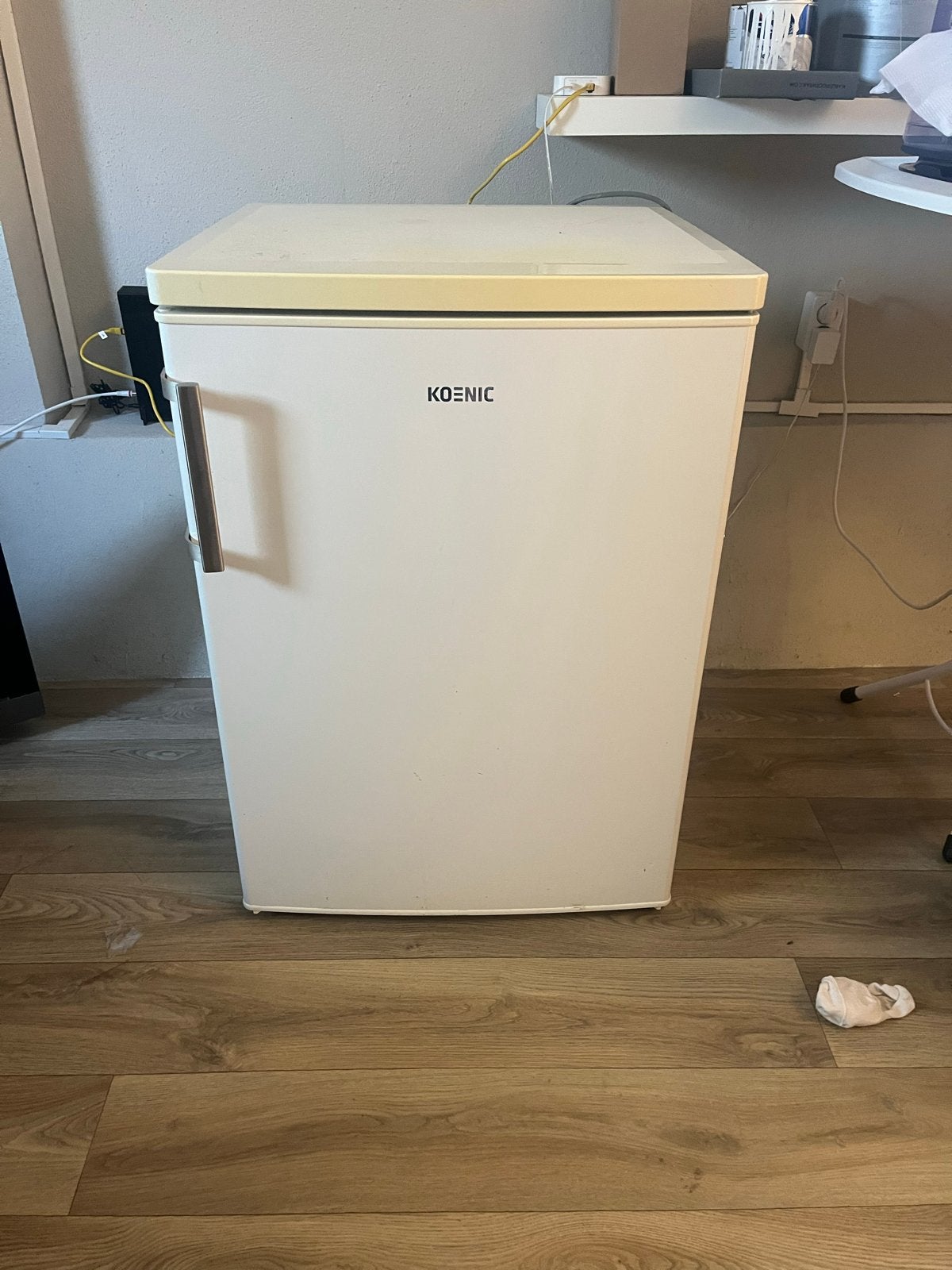 Koenic KFR41116A2 koelkast - 85x54x54cm, Minder dan 75 liter, 45 tot 60 cm, Ophalen, 85 tot 120 cm