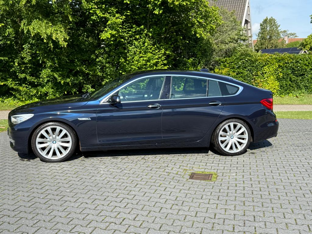 BMW 5-Serie GT grand turismo 3.0 535I AUT 2010. Panorama dak, Automaat, Achterwielaandrijving, Zwart, Blauw