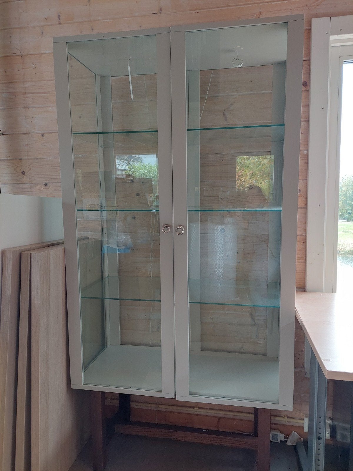 Glazen vitrinekast met deuren en planken, Ophalen, Gebruikt, 50 tot 100 cm, 150 tot 200 cm