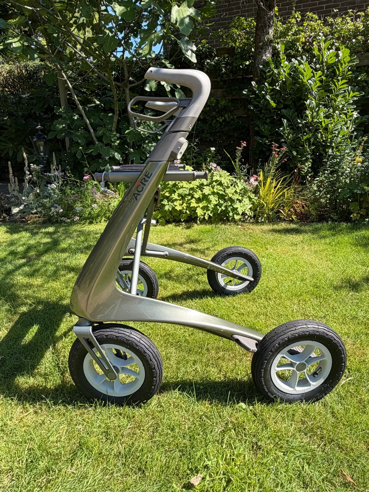ByAcre Carbon Overland met rubber luchtbanden, Diversen, Rollators, Ophalen, Opvouwbaar, Zo goed als nieuw