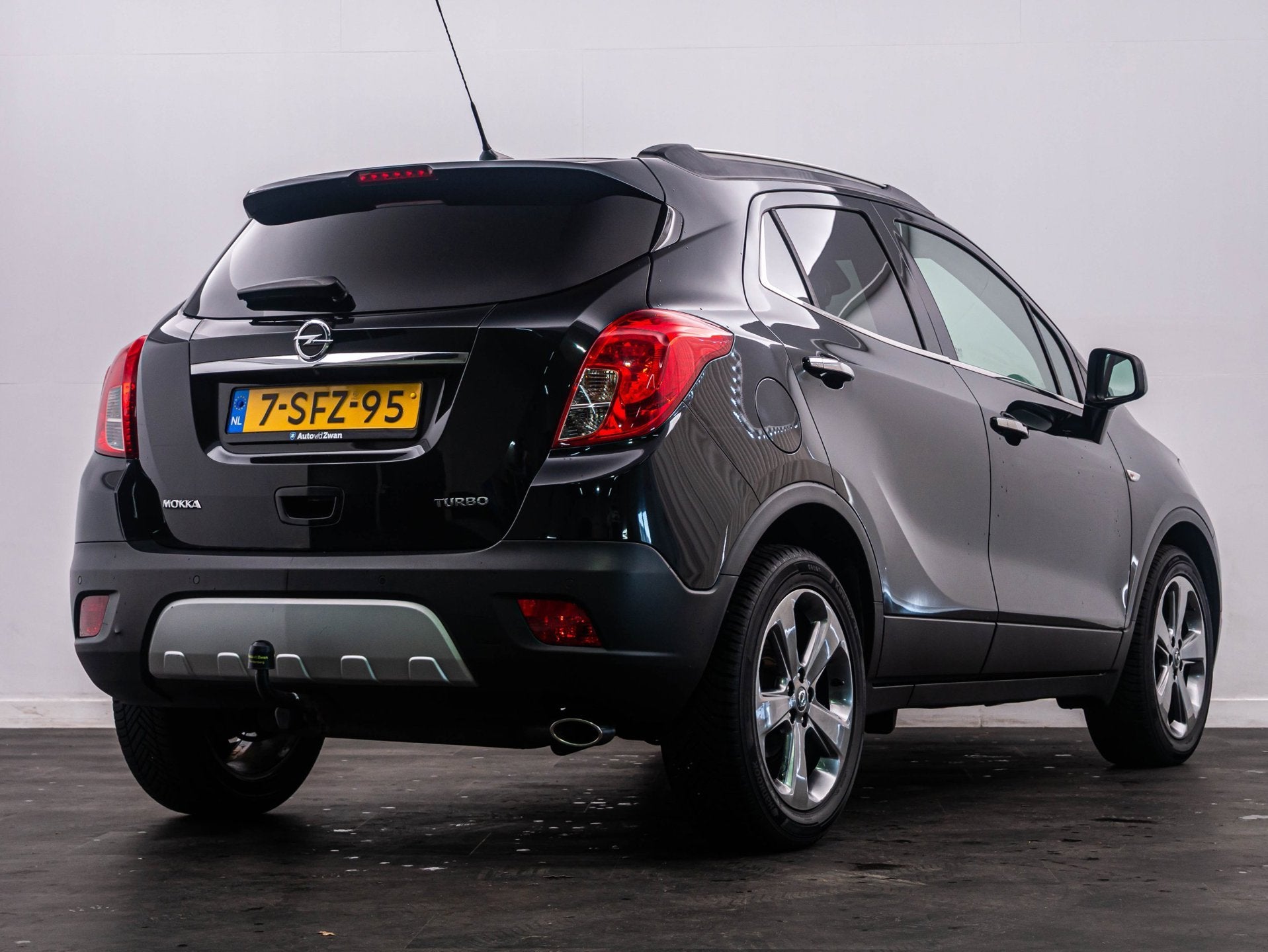 Opel Mokka 1.4 T Cosmo Trekhaak/Navi/Cruise/Display/18", Euro 5, Gebruikt, Zwart, 4 cilinders