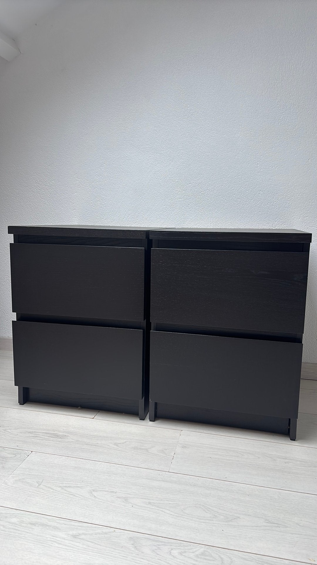 2x IKEA nachtkastje MALM, Ophalen, 1 of 2 laden, 50 tot 100 cm, Zo goed als nieuw