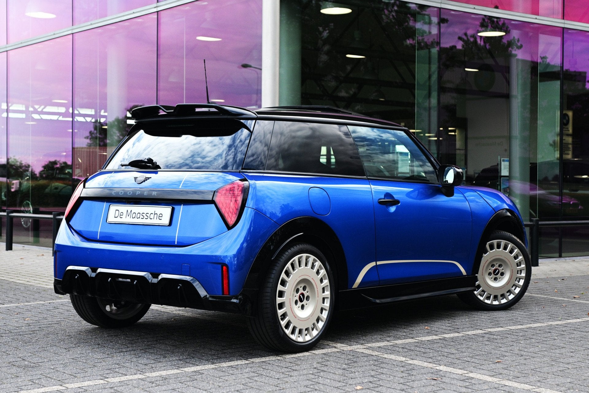 MINI Hatchback Cooper C Automaat / John Cooper Works / Pakke, Auto's, Mini, Zwart, 156 pk, Leder, Bedrijf