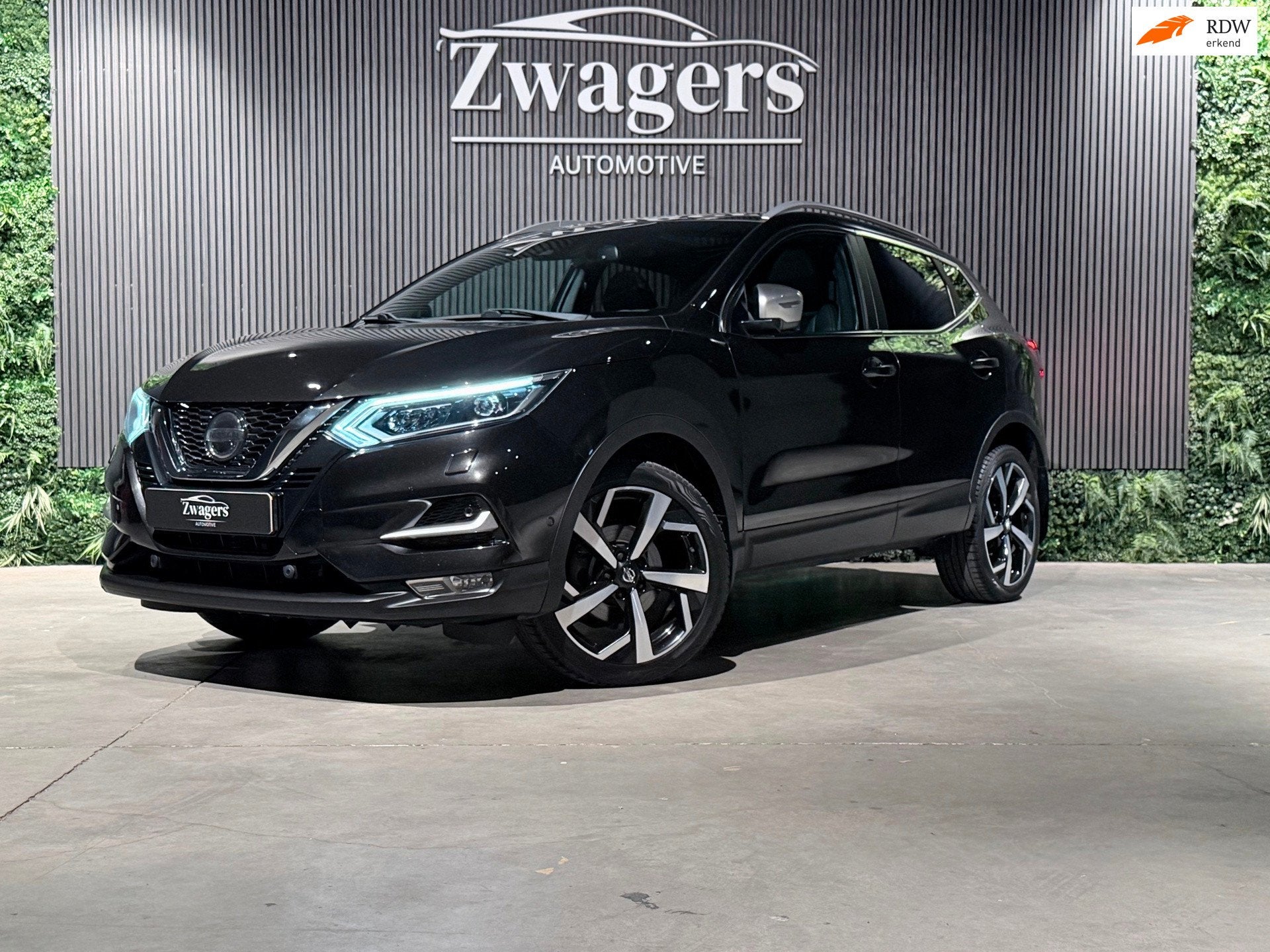 Nissan Qashqai 1.2 Tekna + | Leder | Pano | 360°C camera |, Auto's, Gebruikt, 4 cilinders, Met garantie (alle), 116 pk