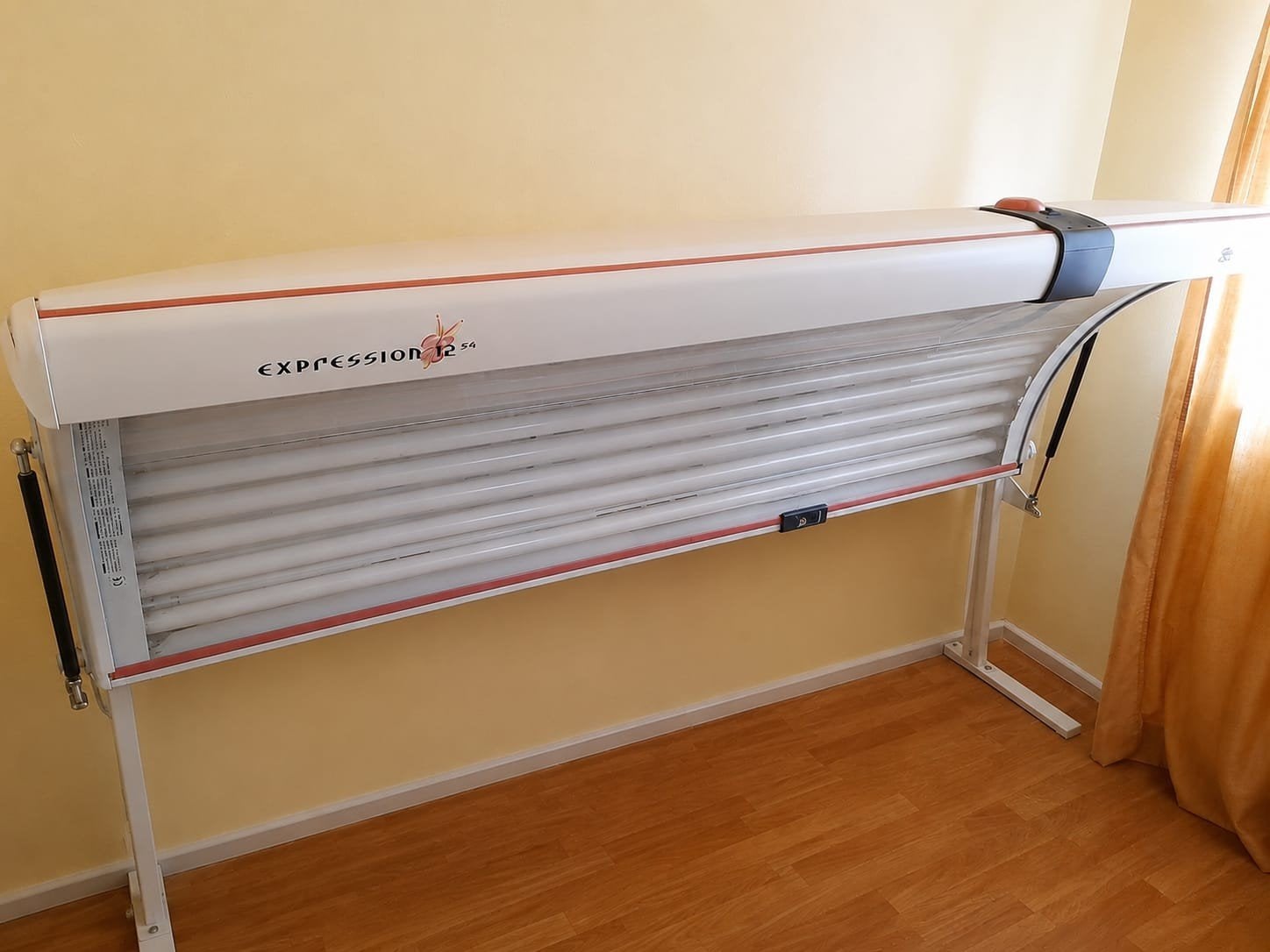 Zonnebank Expression 12 S4 - Zo goed als nieuw, Ophalen, Zo goed als nieuw, Zonnebank enkelzijdig, 10 tot 15 lampen