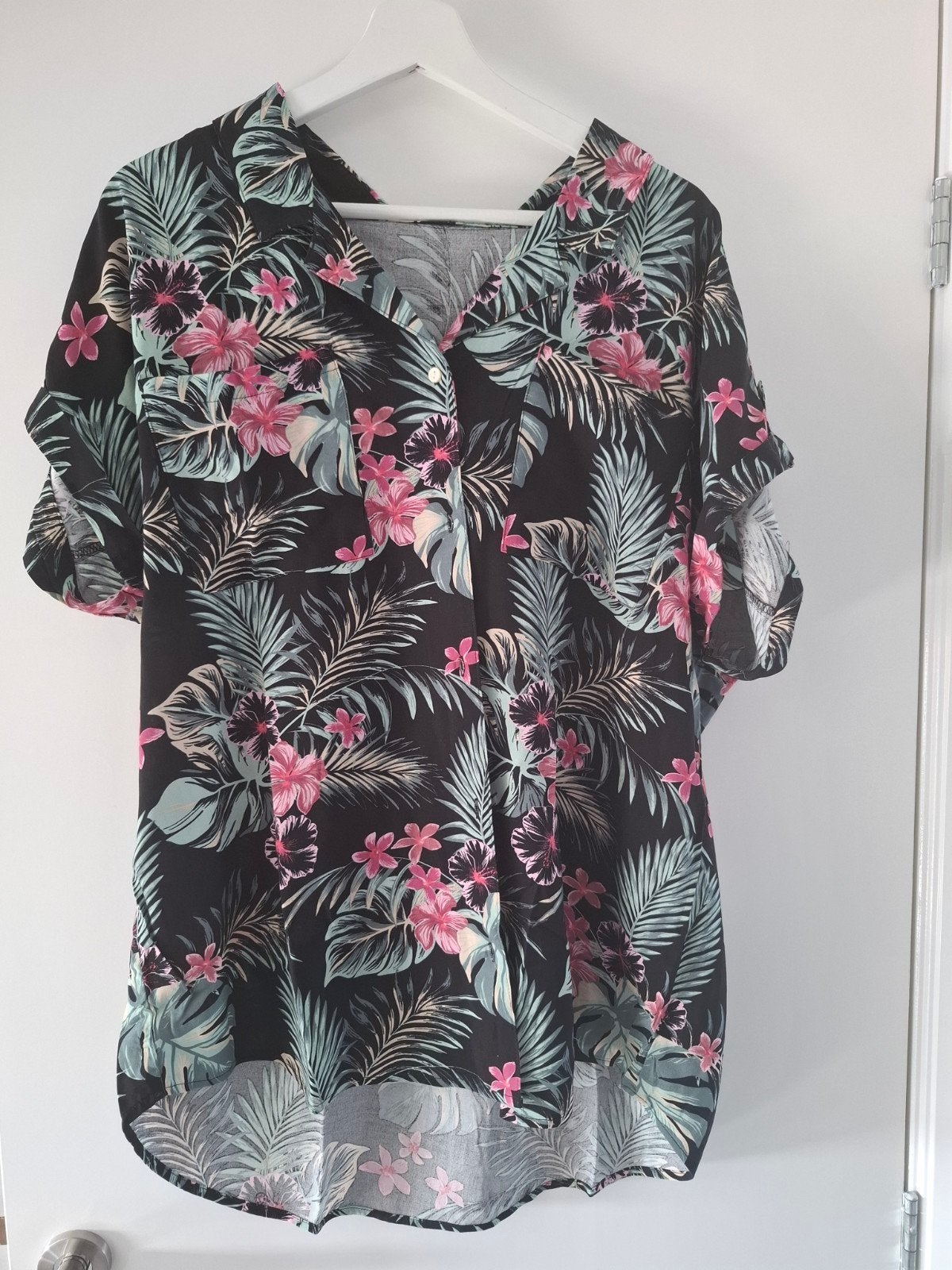 Nieuw dames blouse maat xl zwart bloemen 100% VISCOSE, Kleding | Dames, Ophalen of Verzenden, Nieuw, Maat 46/48 (XL) of groter