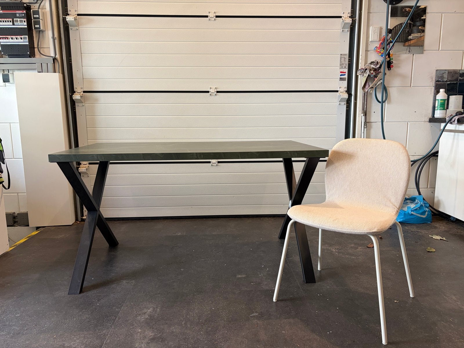 Eettafel met 4 stoelen - Groen marmerlook blad, zwart onders, Huis en Inrichting, Ophalen, Gebruikt, 100 tot 150 cm, 50 tot 100 cm