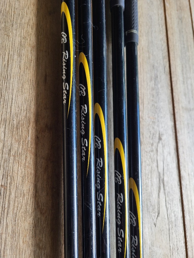 Foto 10 van Rechtshandige beginners golfset of oefenset voor op de baan