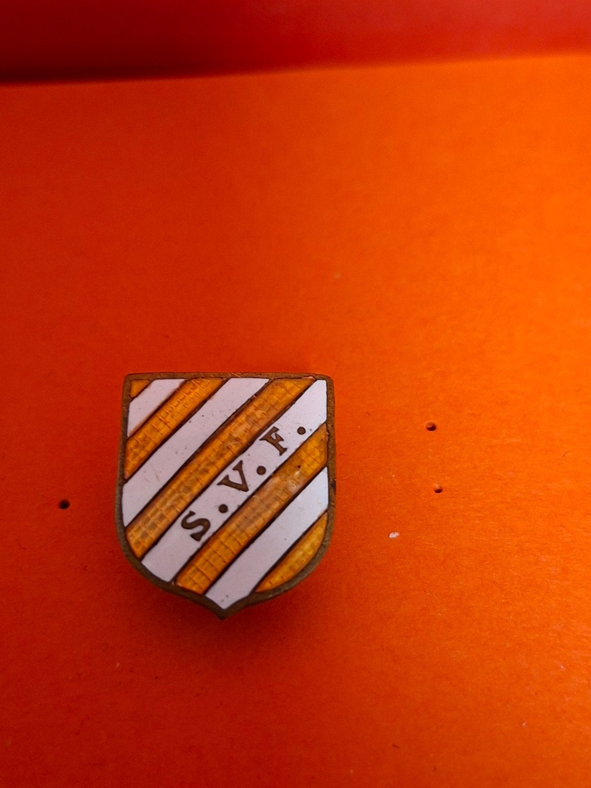 S.V.F. Knoopsgat speld  voetbal, Verzamelen, Speldjes, Pins en Buttons, Ophalen of Verzenden, Gebruikt, Sport
