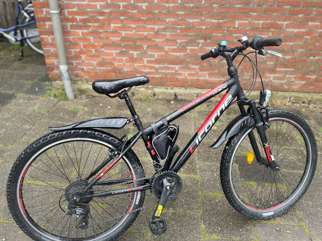 Licorne Guide Mountainbike - Zwart/Rood - Gebruikt, Fietsen en Brommers, Fietsen | Mountainbikes en ATB, Ophalen of Verzenden