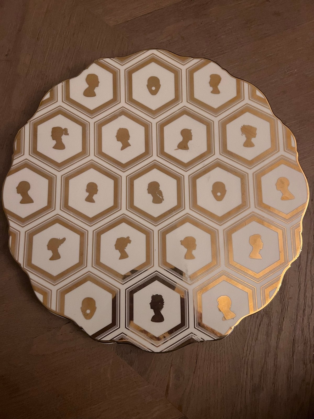 Marcel Wanders & de Bijenkorf Porseleinen Taartplateau Goud/, Ophalen of Verzenden, Zo goed als nieuw, Porselein, Overige stijlen