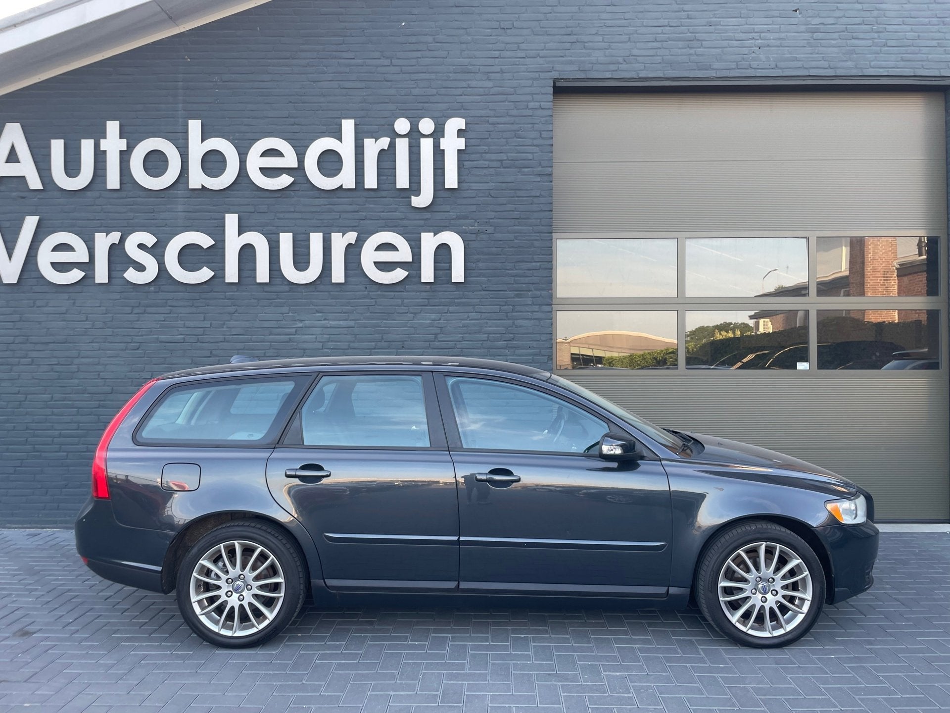 Volvo V50 1.8 Sport trekhaak navi cruise control, Auto's, Voorwielaandrijving, Gebruikt, Zwart, 4 cilinders