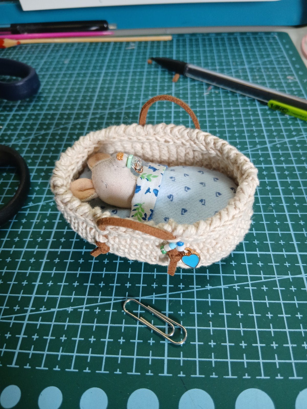 Mini slapende muis (Maileg lookalike) voor poppenhuis, Ophalen of Verzenden