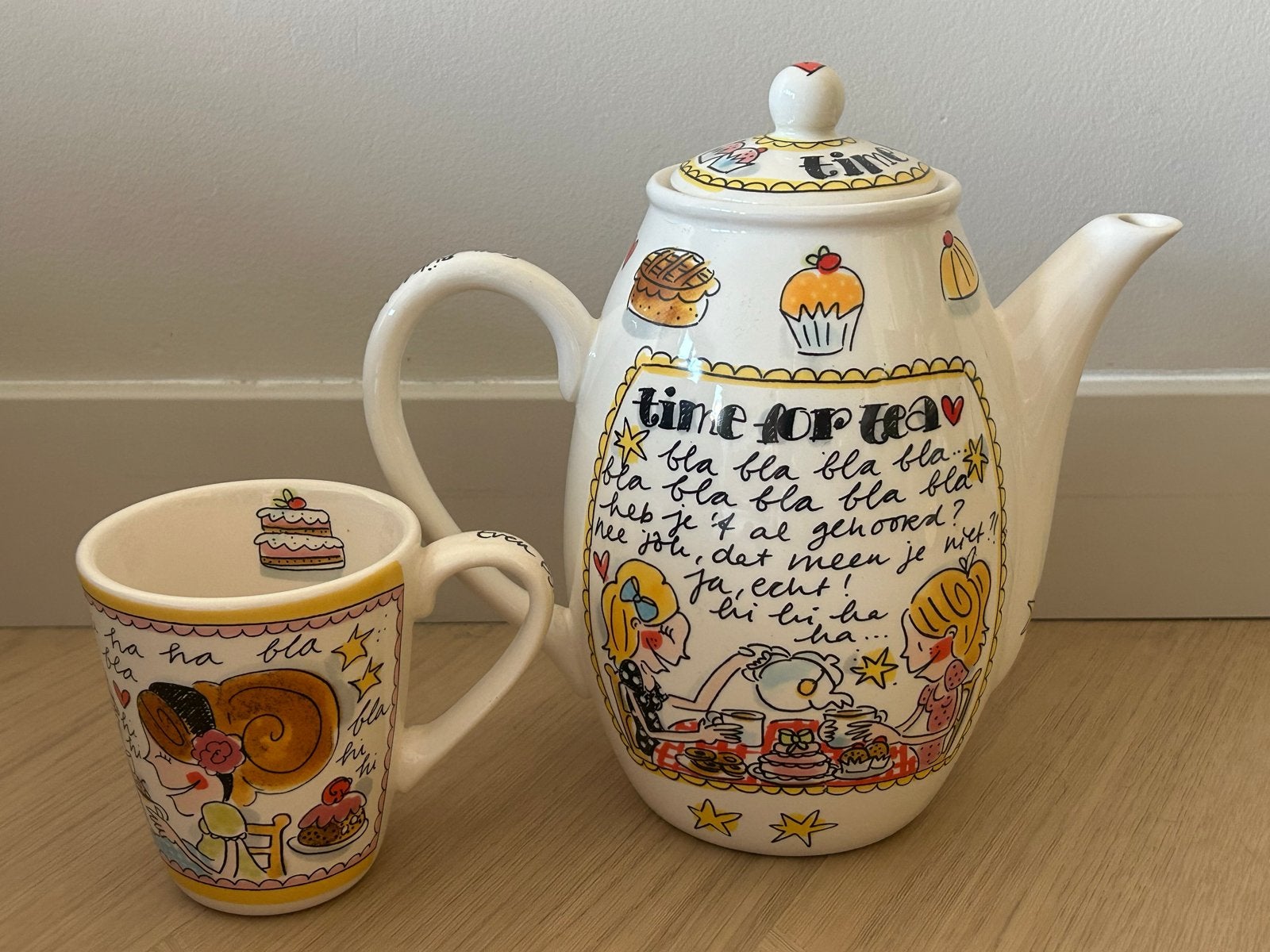 Blond Amsterdam Even Bijkletsen Theepot & Mok Time for Tea, Ophalen, Keramiek, Zo goed als nieuw, Theepot