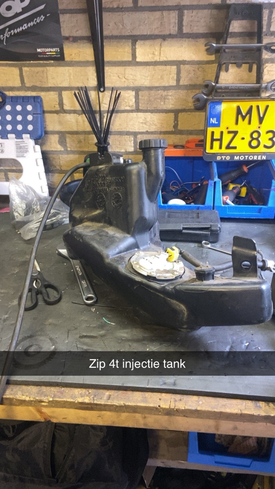 Piagio zip injectie tank, Fietsen en Brommers, Scooters | Piaggio, Ophalen of Verzenden, Zo goed als nieuw, Benzine, Zip