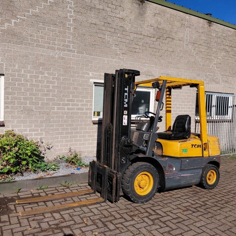 TCM FD25 Z5T TRIPLO 4,8 M (BJ 1997) ISUZU, Diesel, Heftruck, TCM