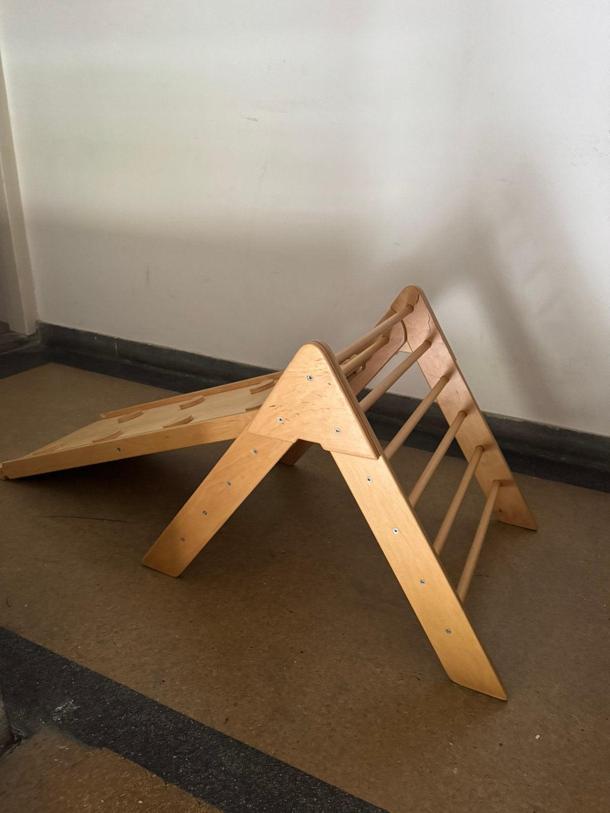 Montessori klimrek met glijbaan van hout, Ophalen, Zo goed als nieuw