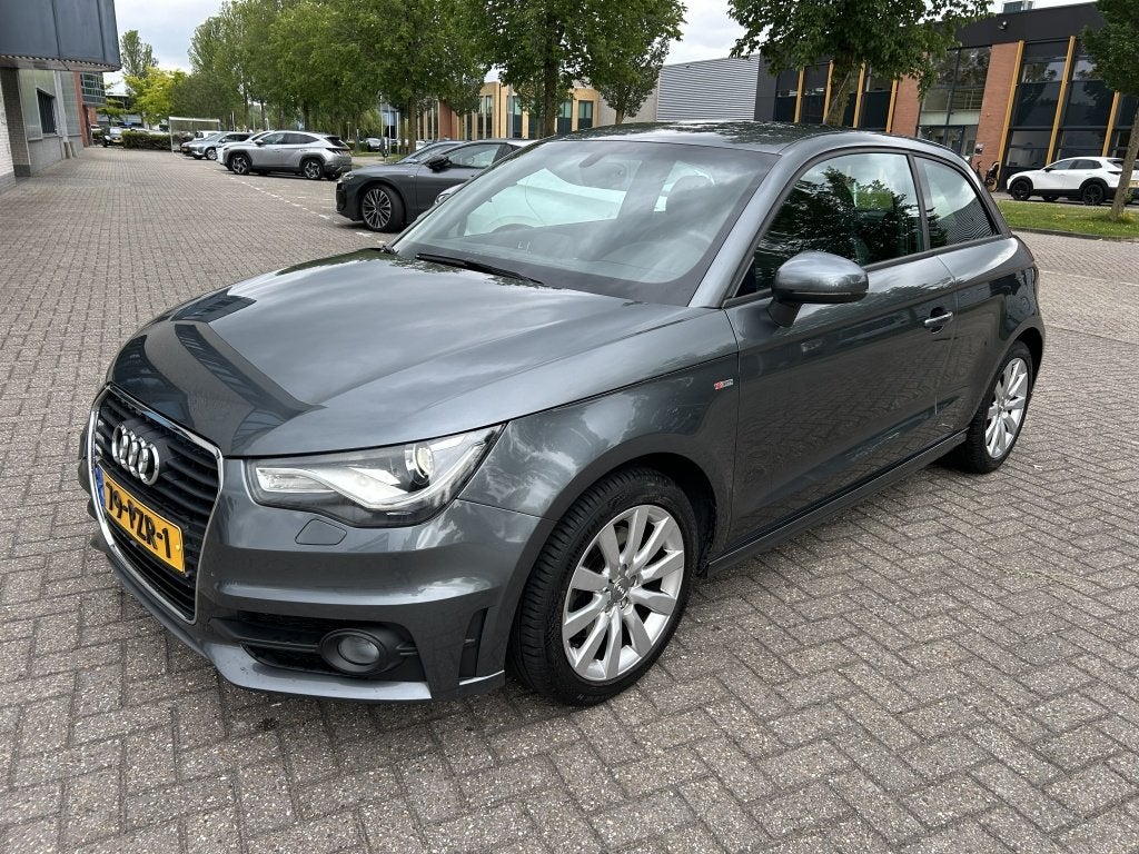 Audi A1 1.4 TFSI S edition NAVI CRUISE PDC STOELVW NAP, Euro 5, 4 stoelen, Leder en Stof, 49 €/maand
