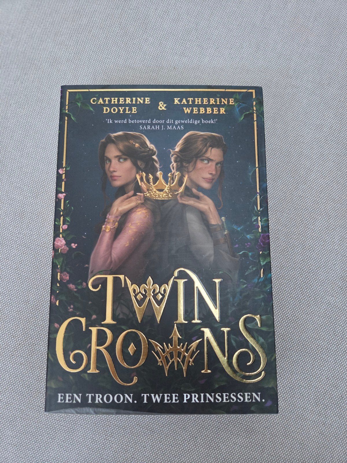 Twin Crowns - Nederlandstalig - Zo goed als nieuw, Ophalen of Verzenden, Zo goed als nieuw, Catherine Doyle & Katherine Webber