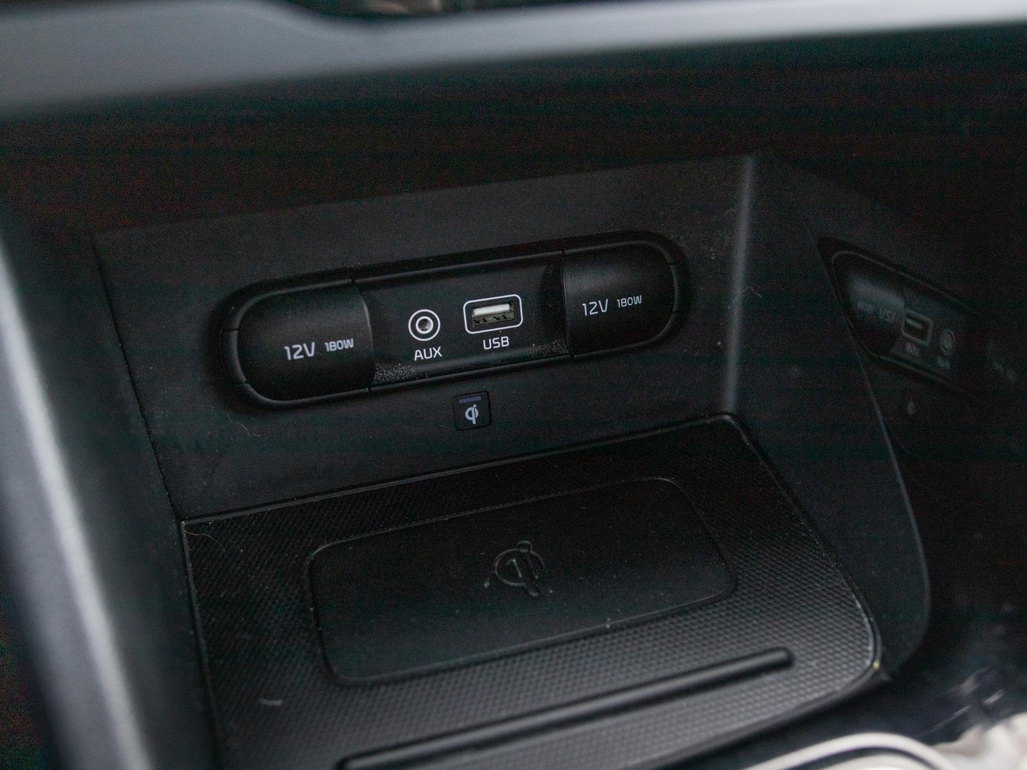 Foto 20 van Kia Niro 1.6 GDi Hybrid ExecutiveLine l lederen bekleding l