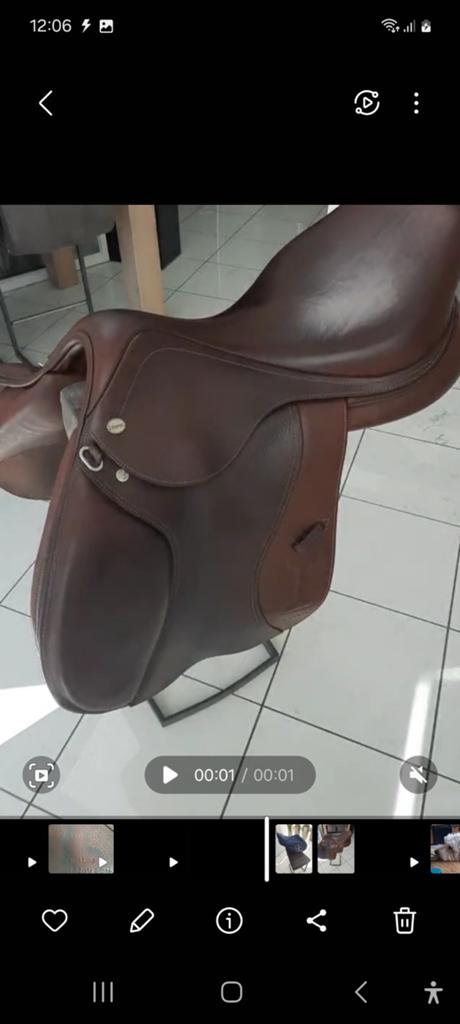 Ikonic Elite springzadel 17.5 inch, Ophalen of Verzenden, Zo goed als nieuw, Springen