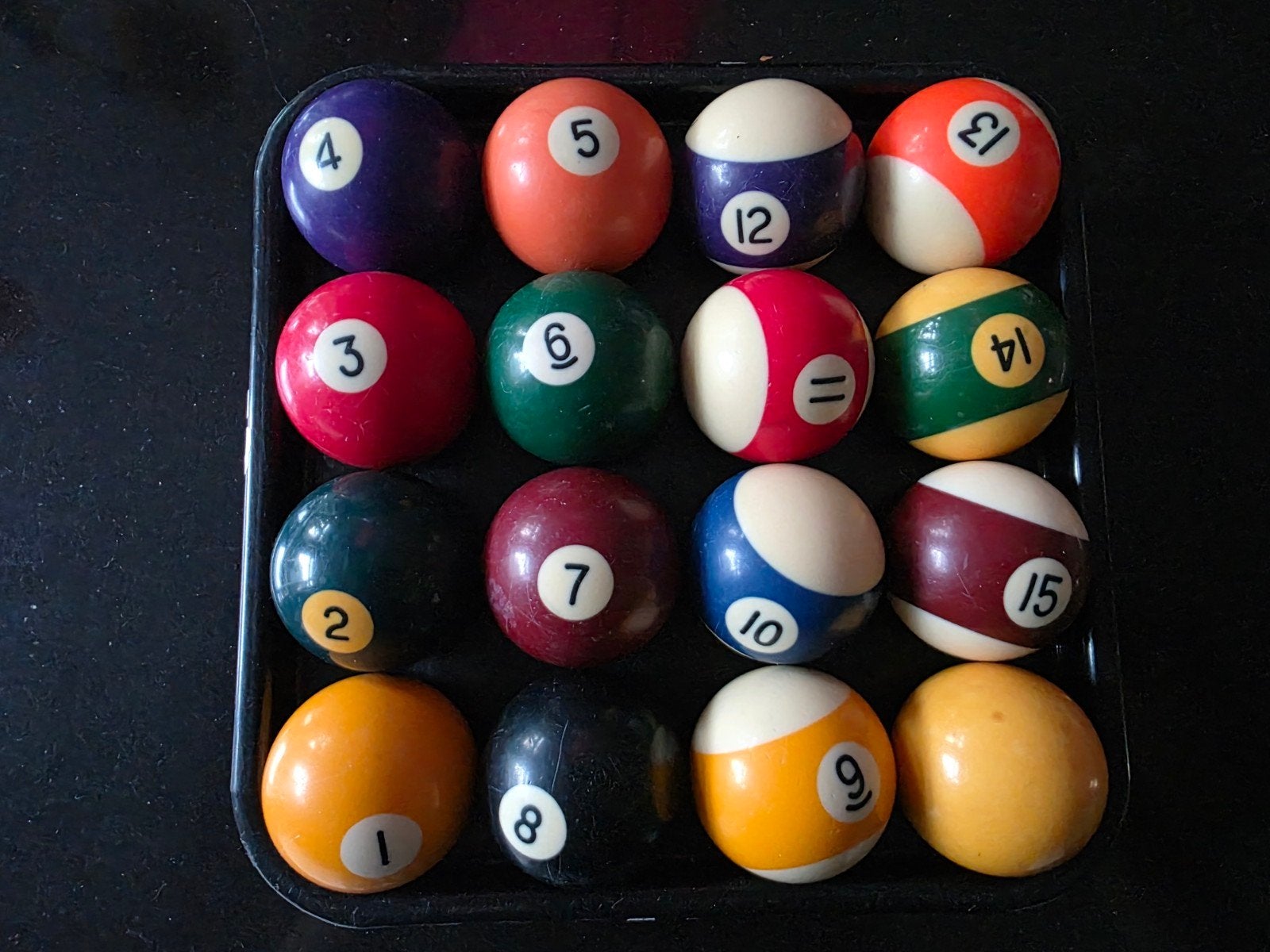 Poolballen in tray, Ophalen, Gebruikt, Keu of Ballen