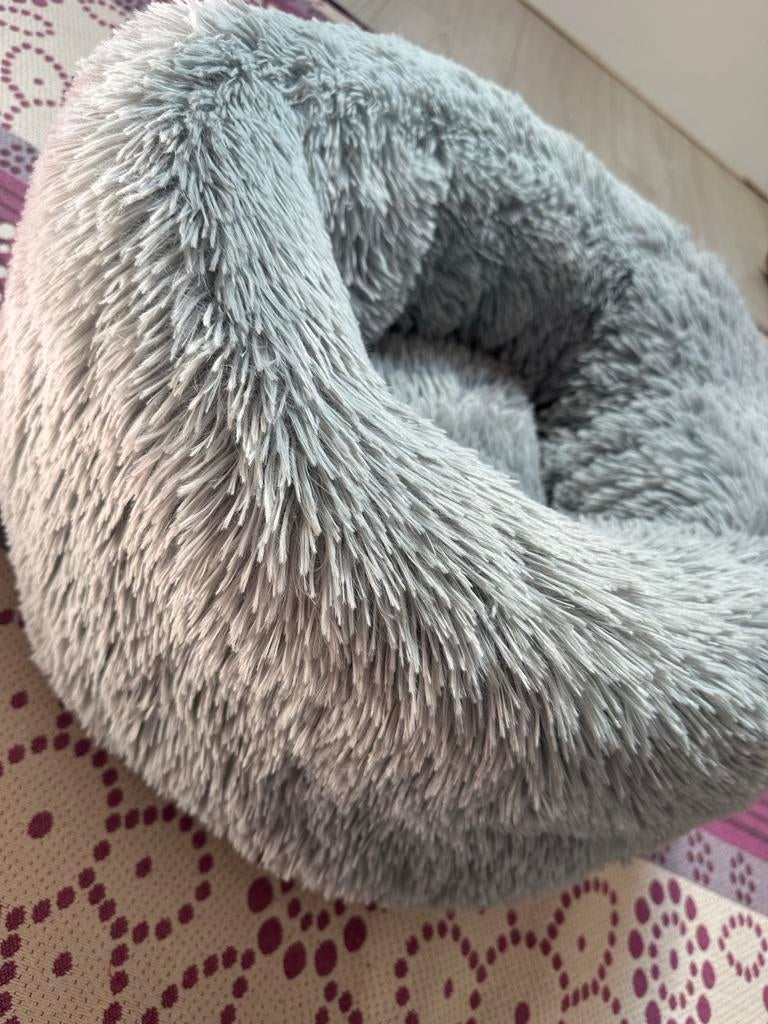 Nieuwe Fluffy Donut Hondenmand / Kattenmand - Lichtgrijs, Dieren en Toebehoren, Kattenmanden, Ophalen, Nieuw, Pluche