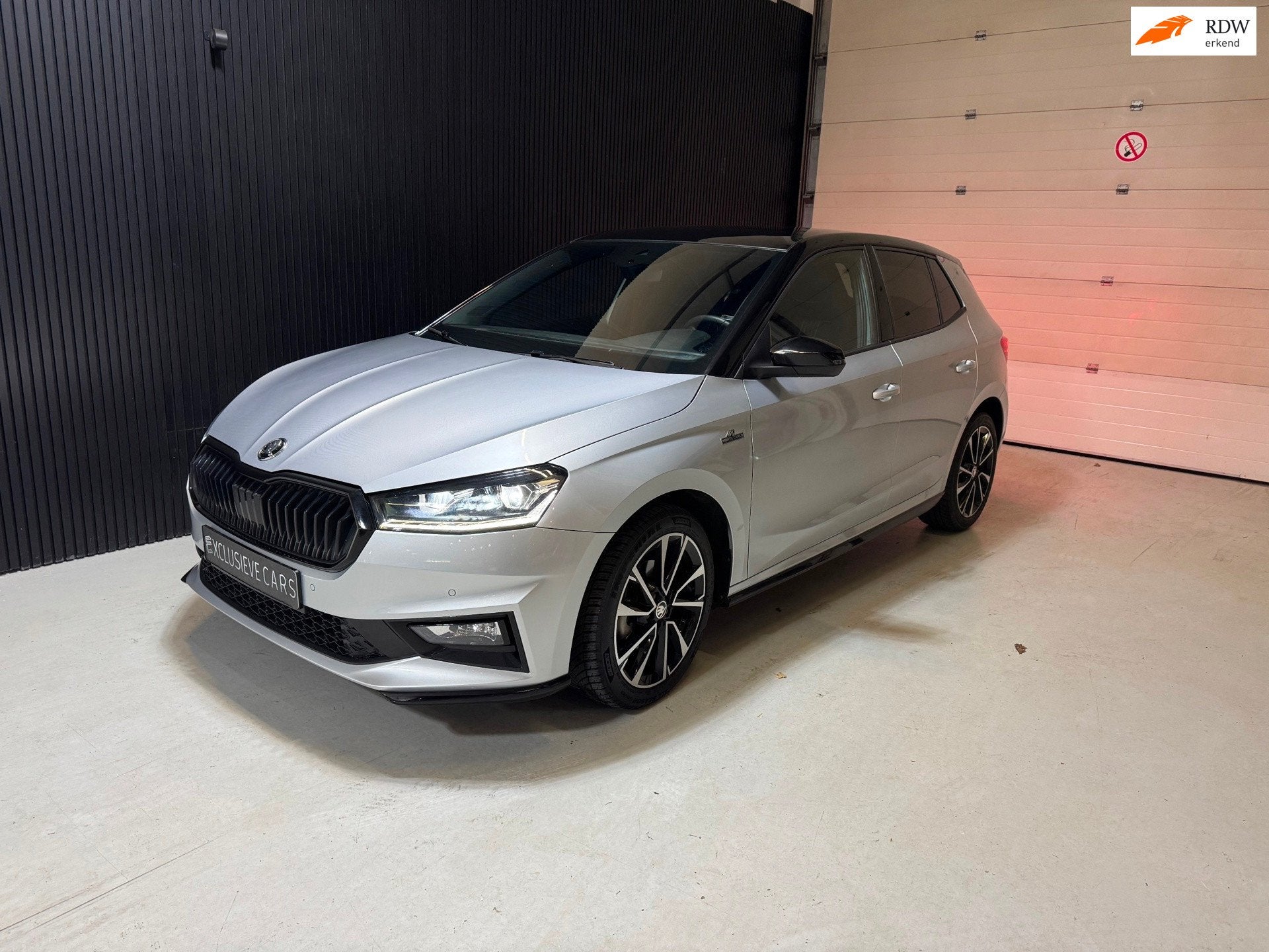 Skoda Fabia 1.0 TSI Monte Carlo Panoramadak Keyless, Auto's, Skoda, Stof, Gebruikt, Zwart, 116 pk