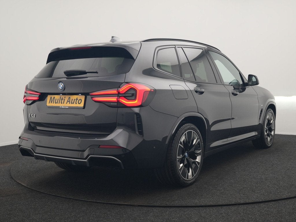BMW iX3 M Sport 80 kWh 286pk Dealer O.H. | Panodak | Adaptiv, Achterwielaandrijving, Gebruikt, 80 kWh, 2155 kg