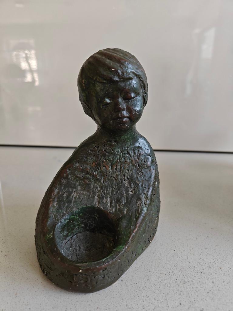 Vintage bronzen beeldje van kind, gesigneerd G. Kunen, Ophalen, Overige onderwerpen, Minder dan 20 cm, Handgemaakt